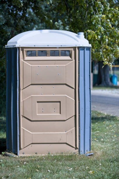 Best Luxury portable toilet rental  in Bloomington, IL